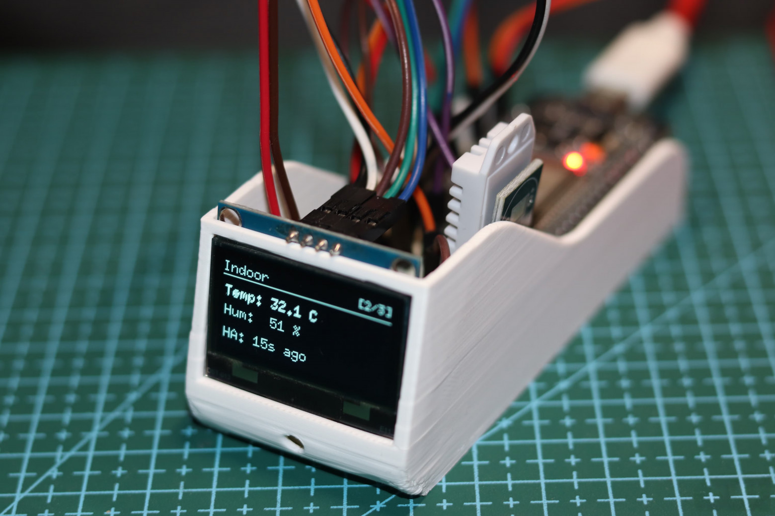 Экран комнатной температуры всё там же на ESP32